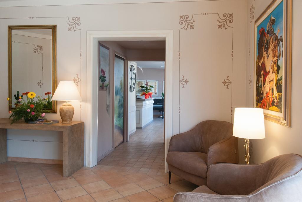 וולטרה Holiday Rooms Antica Badia מראה חיצוני תמונה