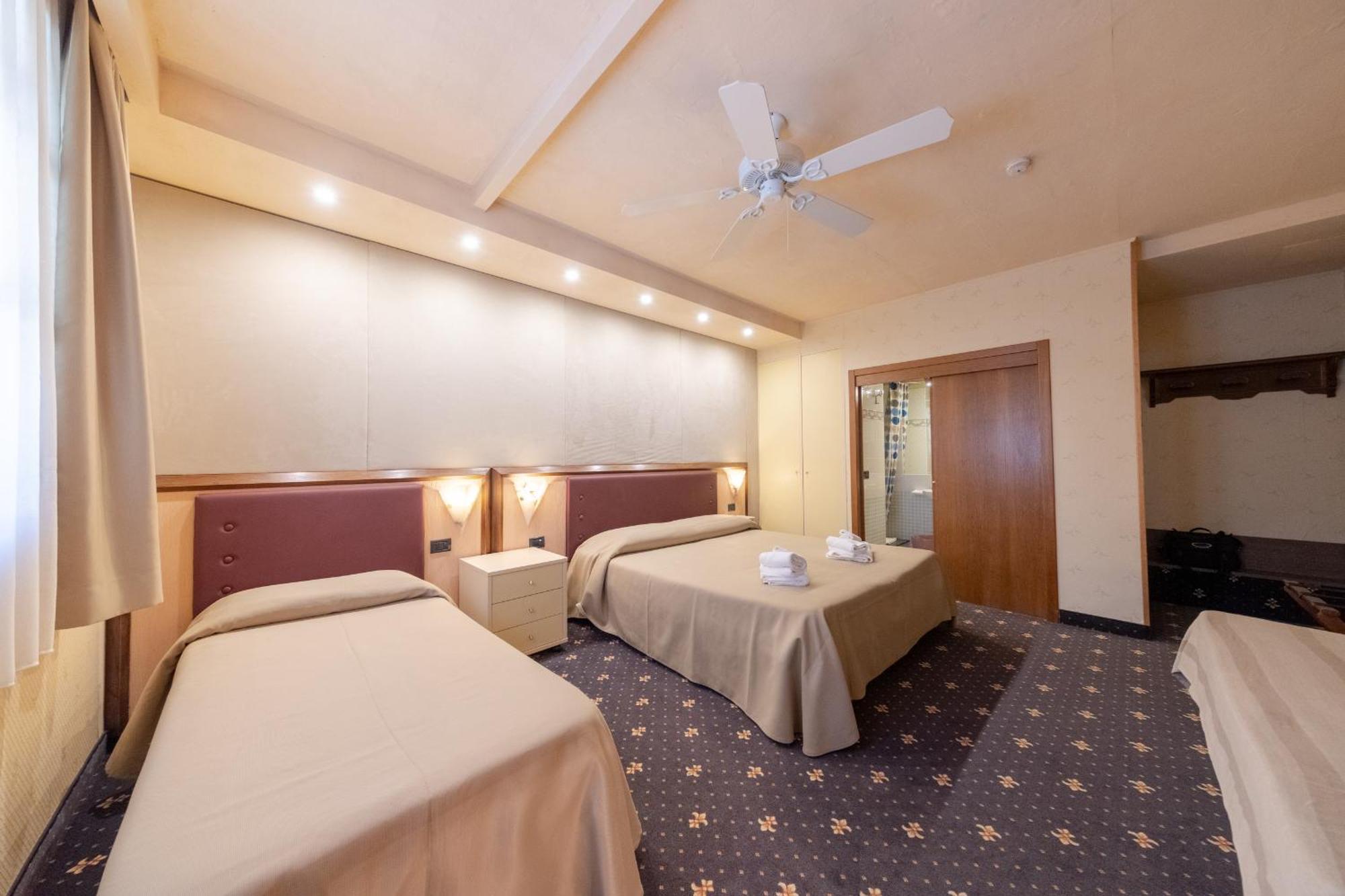 וולטרה Holiday Rooms Antica Badia מראה חיצוני תמונה