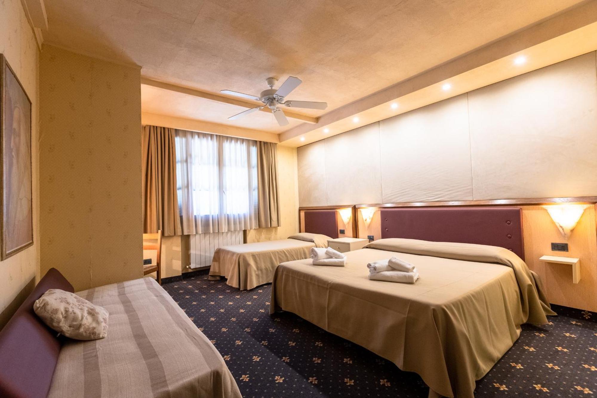 וולטרה Holiday Rooms Antica Badia מראה חיצוני תמונה