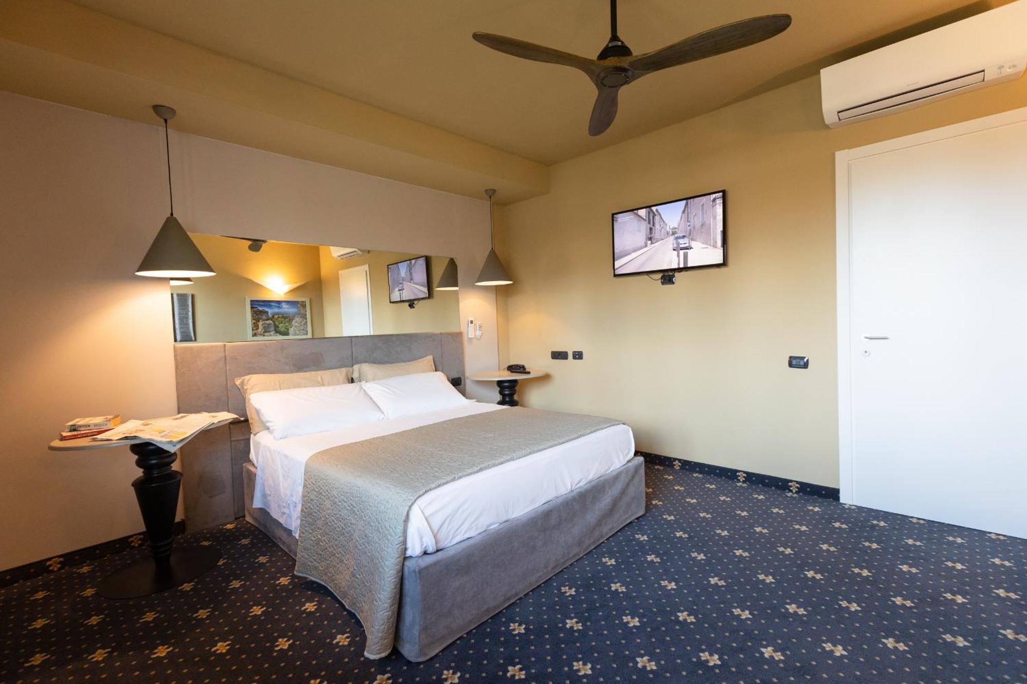 וולטרה Holiday Rooms Antica Badia מראה חיצוני תמונה