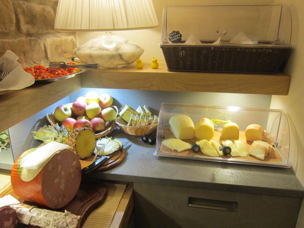וולטרה Holiday Rooms Antica Badia מראה חיצוני תמונה