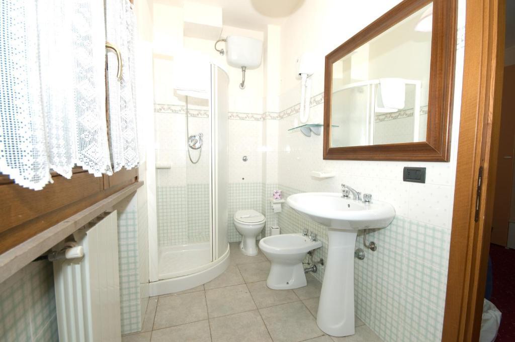 וולטרה Holiday Rooms Antica Badia חדר תמונה