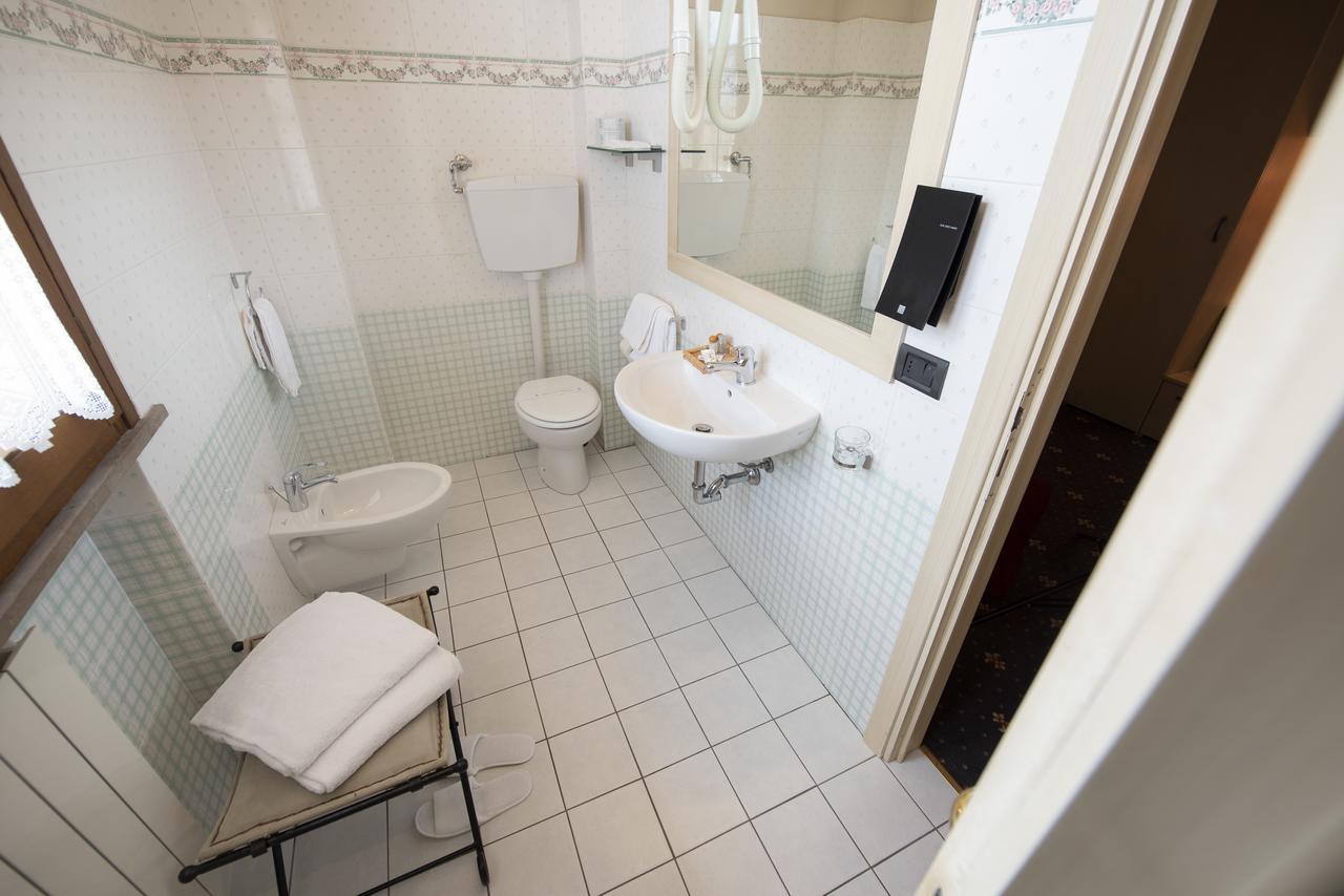 וולטרה Holiday Rooms Antica Badia מראה חיצוני תמונה