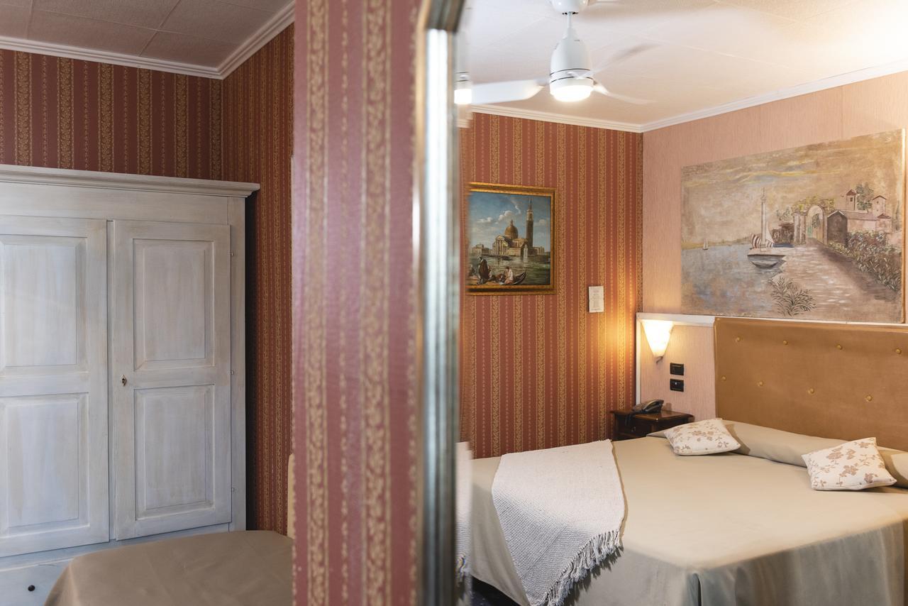 וולטרה Holiday Rooms Antica Badia מראה חיצוני תמונה