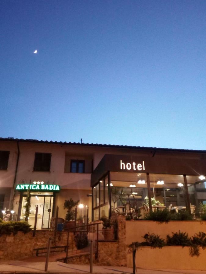וולטרה Holiday Rooms Antica Badia מראה חיצוני תמונה